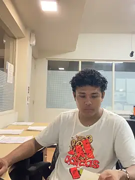 Snapshot of Brencuz chatting on 10/04/25, 04:05 Brencuz online show from 10/04/25, 04:05