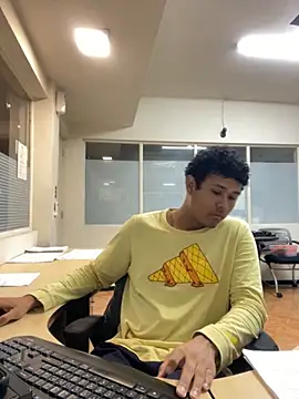 Snapshot of Brencuz chatting on 10/11/25, 05:11 Brencuz online show from 10/11/25, 05:11