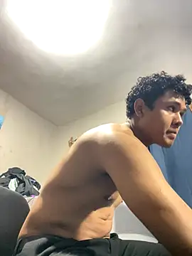 Snapshot of Brencuz chatting on 10/14/25, 02:01 Brencuz online show from 10/14/25, 02:01