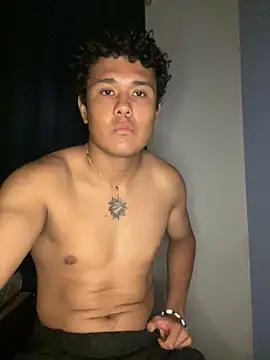 Snapshot of Brencuz chatting on 10/15/25, 01:50 Brencuz online show from 10/15/25, 01:50