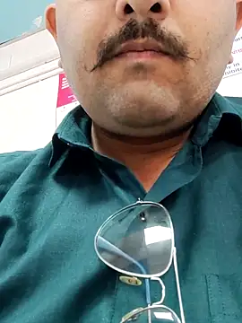 Akhil3290 online show from 03/13/25, 07:31