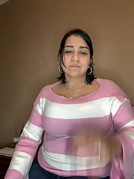 paulinaDiaz1 online show from 01/25/25, 09:14