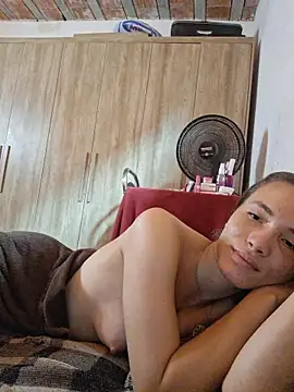 HelenHoltz online show from 03/05/26, 01:51