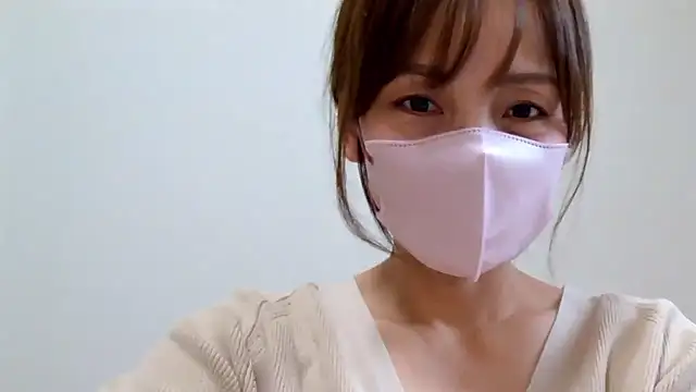 Snapshot of caro-caro chatting on 10/03/25, 01:57 caro-caro online show from 10/03/25, 01:57