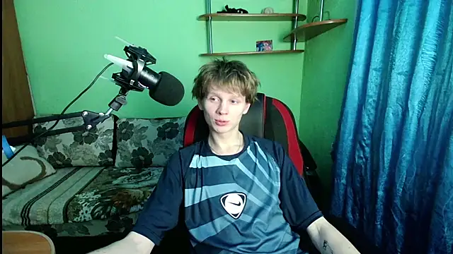 fameboyboo online show from 12/01/25, 09:53