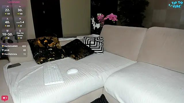 MichelleCara online show from 01/27/25, 02:02