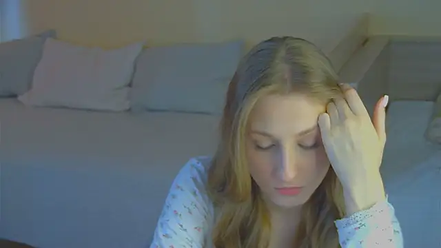 BritneyCruze online show from 04/10/26, 10:09