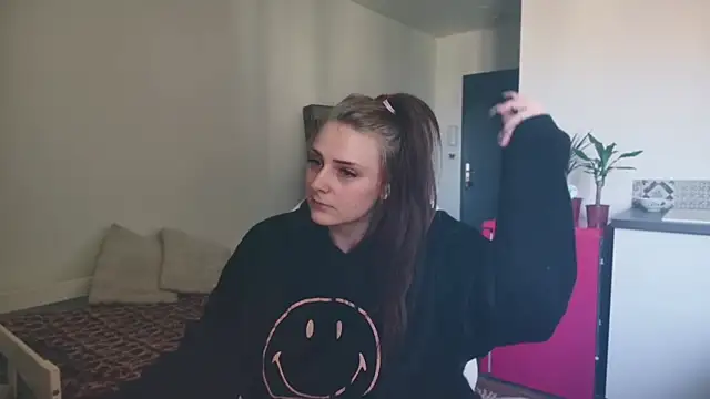 ce leste   online show from 04/14/26, 12:00