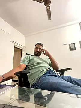 real meet girl finding in online show from 12/04/24, 10:46