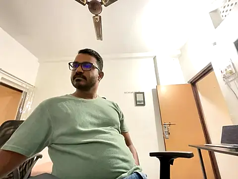 real meet girl finding in online show from 12/05/24, 08:44