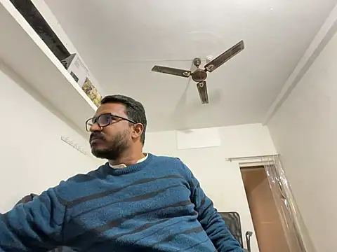 real meet girl finding in online show from 12/18/24, 10:30