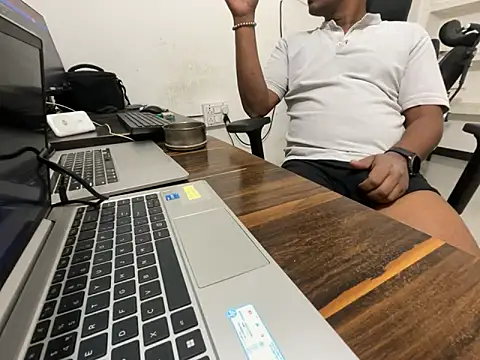 real meet girl finding in online show from 10/13/25, 07:19