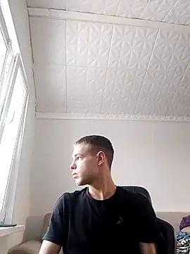 pretty roman online show from 02/18/25, 11:44