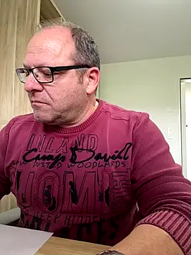 coupleLatinaLovers online show from 10/28/25, 11:36