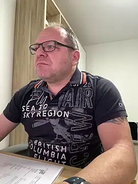 coupleLatinaLovers online show from 02/06/26, 06:29