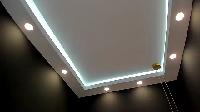 chloe zulay online show from 02/15/25, 02:47