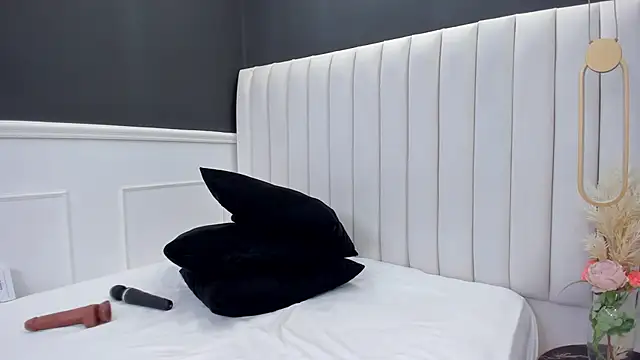 chloe zulay online show from 03/15/25, 04:46