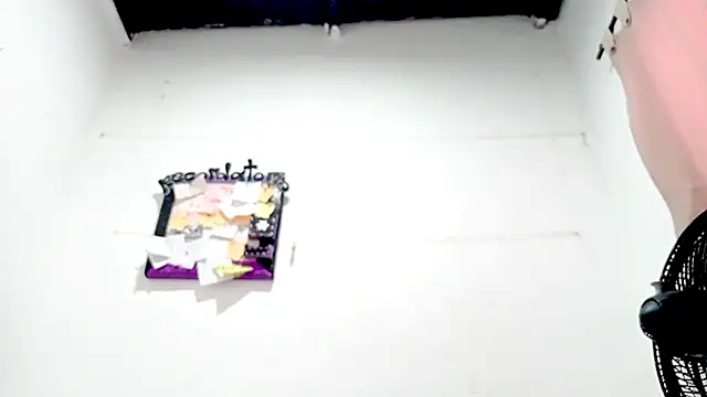 PetiteIvoryQueen19 online show from 09/14/25, 03:33