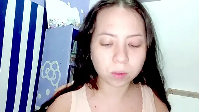 PetiteIvoryQueen19 online show from 05/18/26, 04:07
