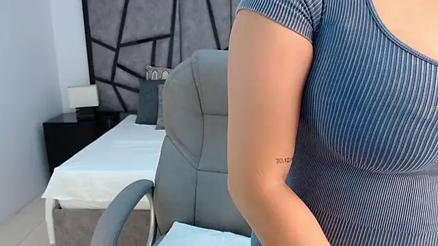 adhara cortez online show from 03/31/26, 08:20