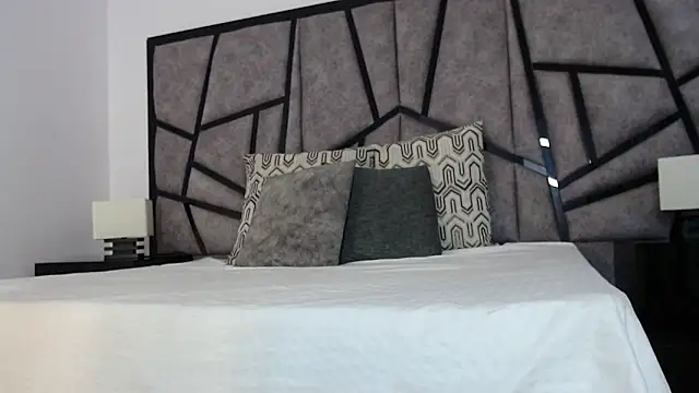 adhara cortez online show from 04/06/26, 09:05