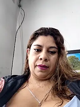 Laura-Hernandez online show from 11/24/25, 03:12
