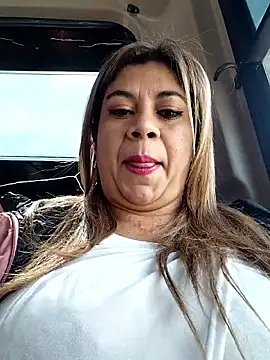 Laura-Hernandez online show from 11/29/25, 02:53