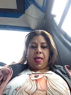 Laura-Hernandez online show from 05/01/26, 03:27