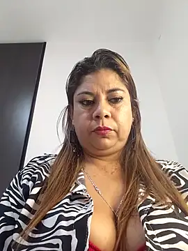 Laura-Hernandez online show from 05/26/26, 02:24