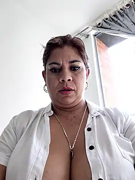 Laura-Hernandez online show from 05/30/26, 07:55