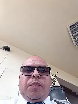 Snapshot of Camilo-31RI chatting on 07/16/26, 04:35 Camilo-31RI online show from 07/16/26, 04:35