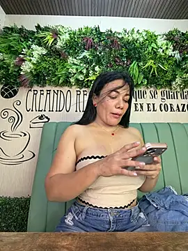 Snapshot of Abril10_ chatting on 06/29/26, 11:16 Abril10 online show from 06/29/26, 11:16