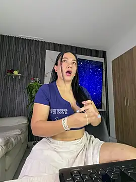 Snapshot of Abril10_ chatting on 07/17/26, 11:39 Abril10 online show from 07/17/26, 11:39