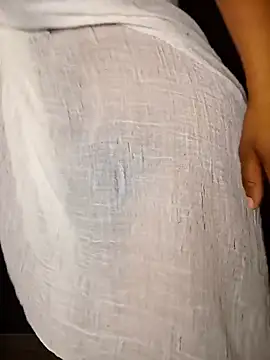 Snapshot of lisa_larry88 chatting on 02/01/26, 04:11 lisa larry88 online show from 02/01/26, 04:11