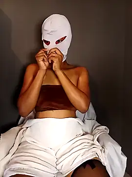 Snapshot of lisa_larry88 chatting on 02/15/26, 02:41 lisa larry88 online show from 02/15/26, 02:41