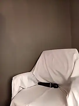 Snapshot of lisa_larry88 chatting on 02/15/26, 07:51 lisa larry88 online show from 02/15/26, 07:51