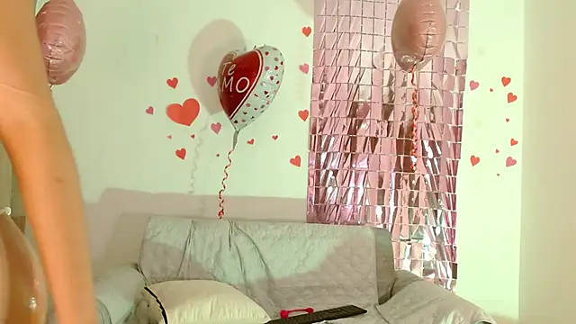 Maia W10 online show from 03/13/25, 04:01