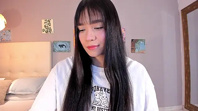 Maia W10 online show from 05/13/26, 12:24