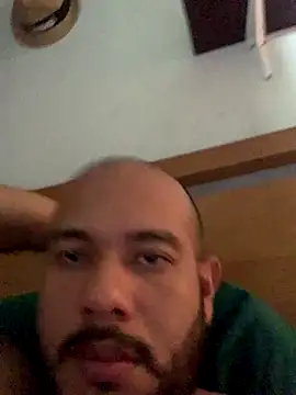 Snapshot of kioluy chatting on 09/20/25, 02:51 kioluy online show from 09/20/25, 02:51