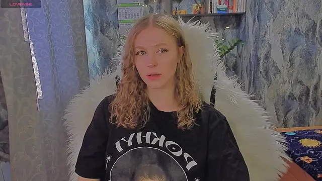 JuxxxsyBunx online show from 09/30/25, 11:15