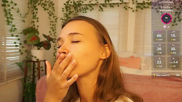 lexicoyy  online show from 11/28/25, 04:48