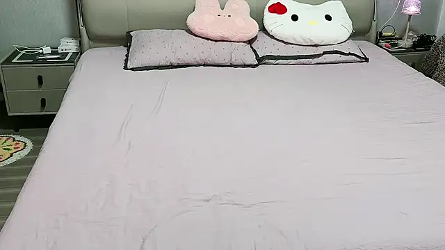 Snapshot of Fairy-HF chatting on 10/24/25, 02:02 Fairy-HF online show from 10/24/25, 02:02