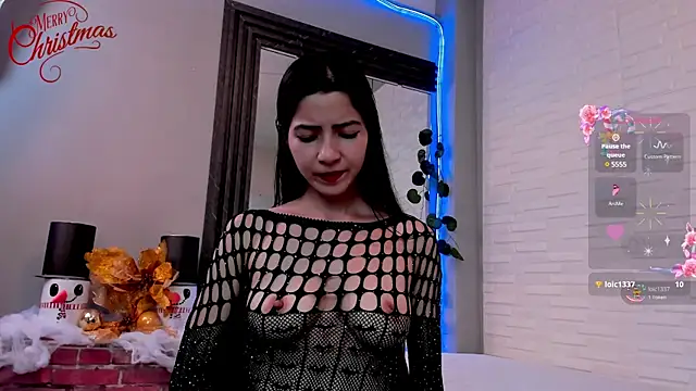 Snapshot of sweetieandjuicyy chatting on 12/18/24, 12:43 sweetieandjuicyy online show from 12/18/24, 12:43