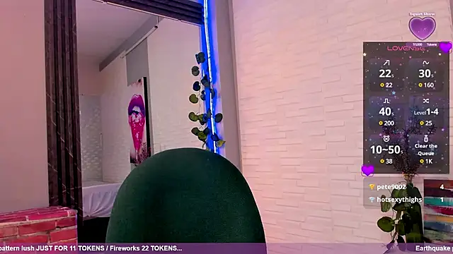 Snapshot of sweetieandjuicyy chatting on 01/15/25, 07:23 sweetieandjuicyy online show from 01/15/25, 07:23