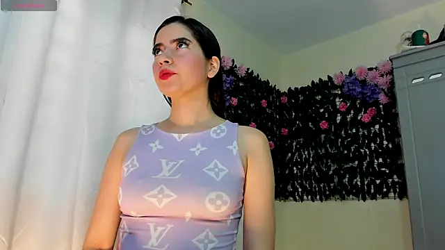 sweetieandjuicyy online show from 04/17/26, 03:48