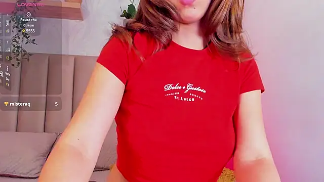 Snapshot of franchescamm chatting on 03/05/25, 01:21 franchescamm online show from 03/05/25, 01:21