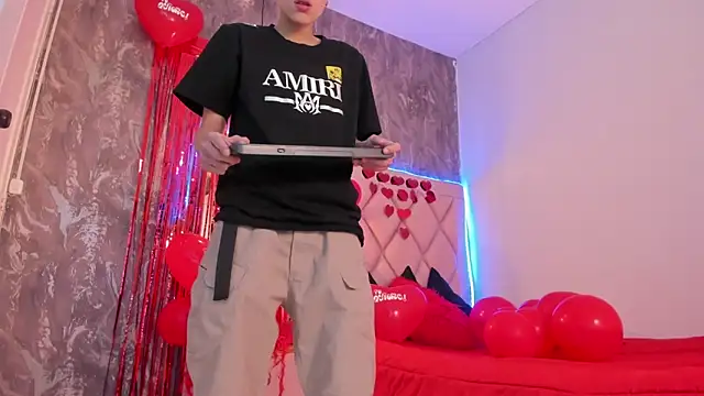 megan 100 online show from 02/15/25, 07:06