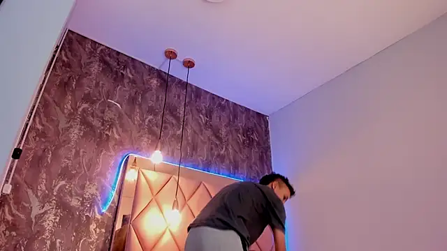 megan 100 online show from 03/01/25, 07:04