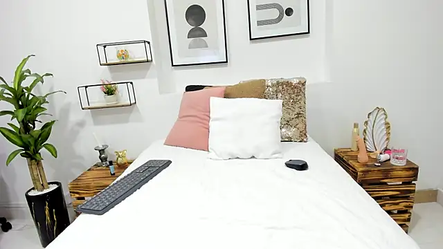 Snapshot of afrodita_martinez chatting on 01/28/25, 07:43 afrodita martinez online show from 01/28/25, 07:43