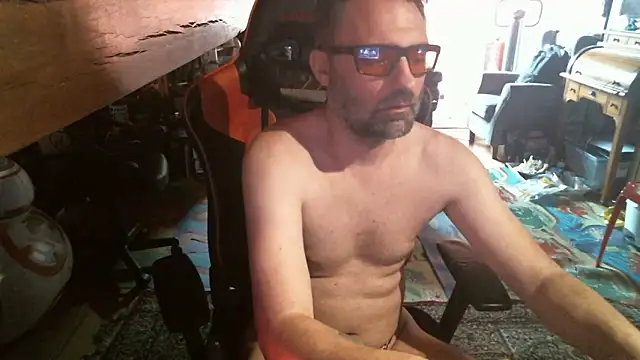 Snapshot of 6996horus chatting on 09/18/25, 04:09 6996horus online show from 09/18/25, 04:09